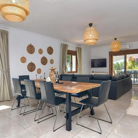 Casa De Missy By Aguilarent Willa